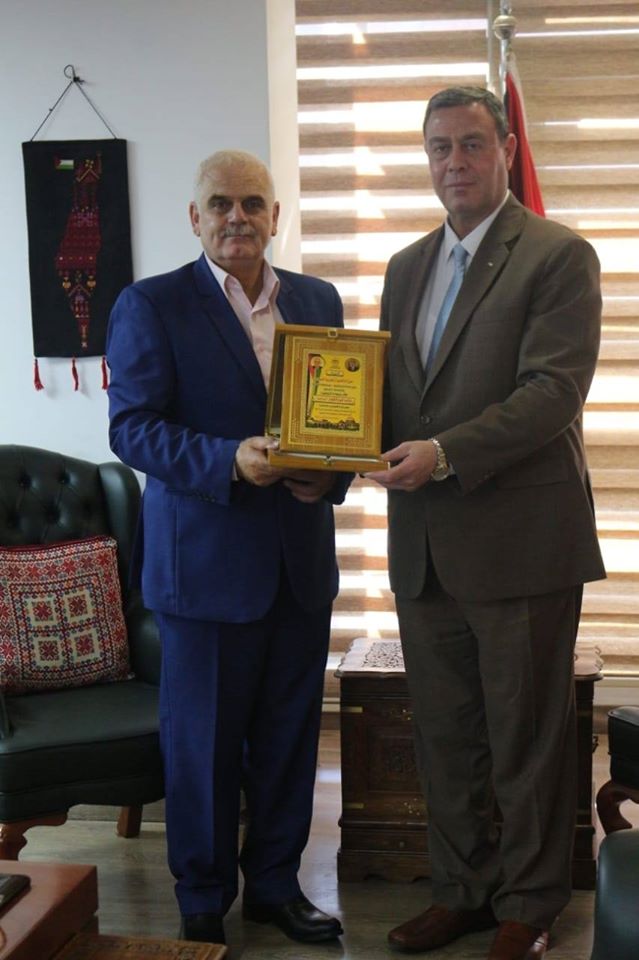 السفير دياب اللوح يستقبل رئيس اللجنة الاستشارية بوزارة الصحة